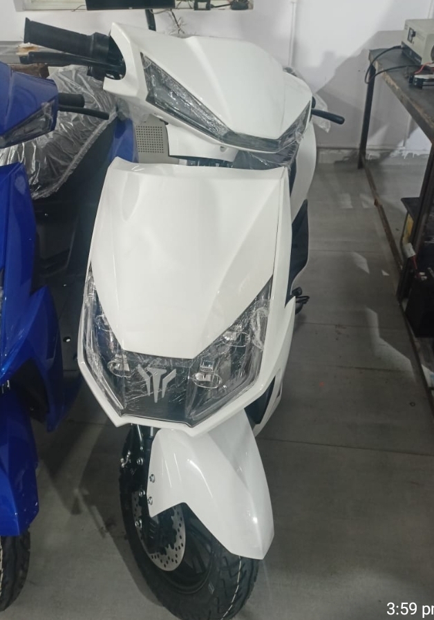 Electric scooty 